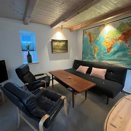 Gaestehus Rutsker Gamle Telefoncentral Vakantiehuis *