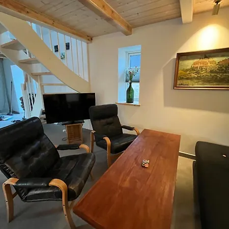 Gaestehus Rutsker Gamle Telefoncentral *